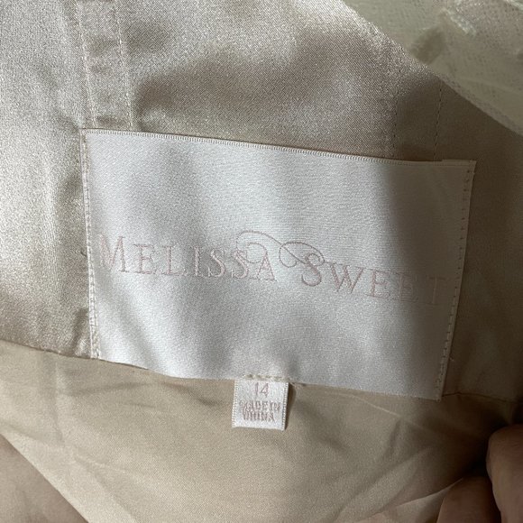 Melissa Sweet Wedding Gown NWT applique flowers 14 - Picture 7 of 16